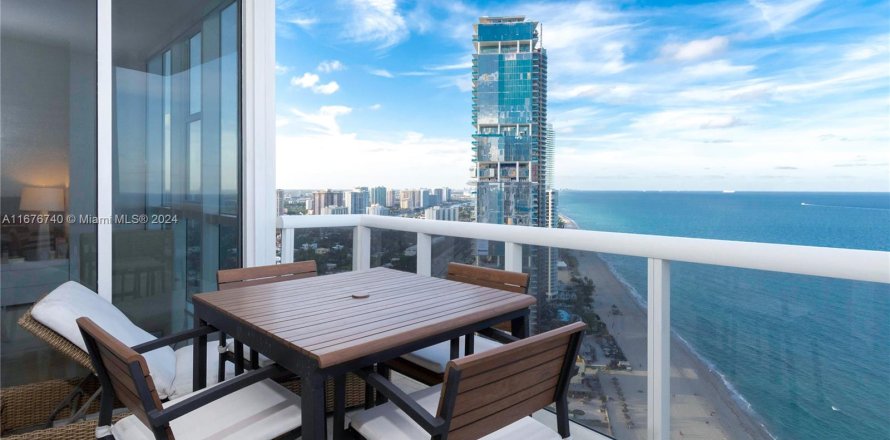 Condo in Sunny Isles Beach, Florida, 2 bedrooms  № 1402626