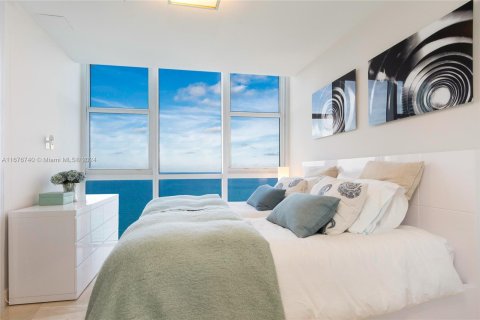 Condo in Sunny Isles Beach, Florida, 2 bedrooms  № 1402626 - photo 16