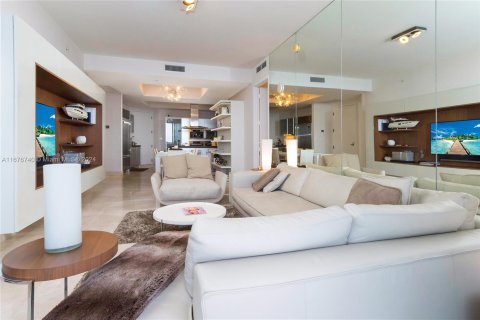 Condo in Sunny Isles Beach, Florida, 2 bedrooms  № 1402626 - photo 8