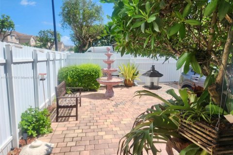 Townhouse in Homestead, Florida 3 bedrooms, 146.79 sq.m. № 1402625 - photo 19