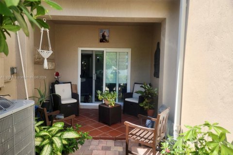 Townhouse in Homestead, Florida 3 bedrooms, 146.79 sq.m. № 1402625 - photo 18