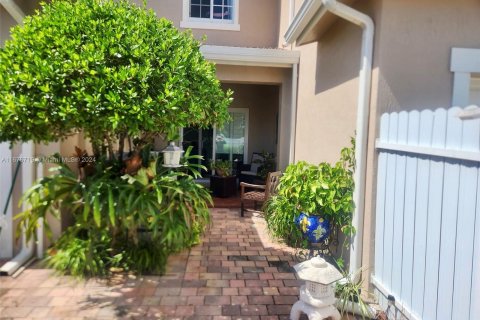 Townhouse in Homestead, Florida 3 bedrooms, 146.79 sq.m. № 1402625 - photo 20