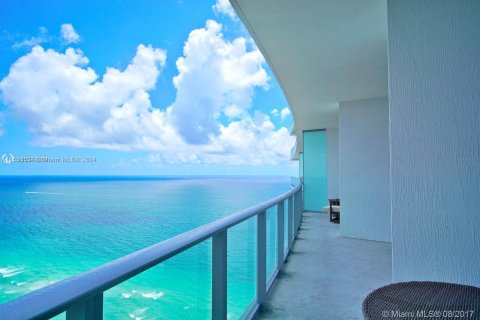 Condo in Hollywood, Florida, 2 bedrooms  № 1073338 - photo 3