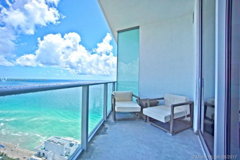 Condominio en venta en Hollywood, Florida, 2 dormitorios, 104.89 m2 № 1073338 - foto 4