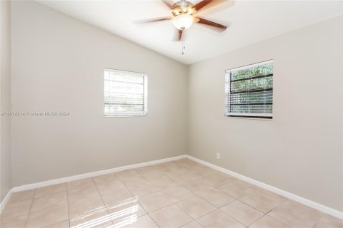 Casa en alquiler en Fort Lauderdale, Florida, 3 dormitorios, 111.85 m2 № 1397592 - foto 8