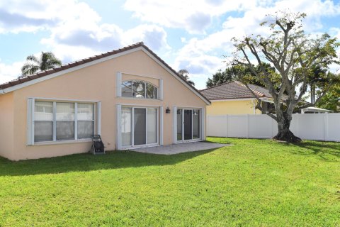 House in Lake Worth, Florida 3 bedrooms, 168.43 sq.m. № 1068177 - photo 2