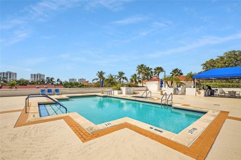 Copropriété à vendre à Aventura, Floride: 3 chambres, 169.08 m2 № 1240995 - photo 28