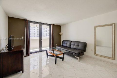 Condo in Miami Beach, Florida, 1 bedroom  № 1405852 - photo 8