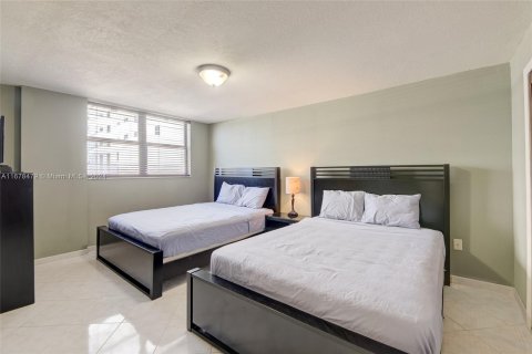 Condo in Miami Beach, Florida, 1 bedroom  № 1405852 - photo 3