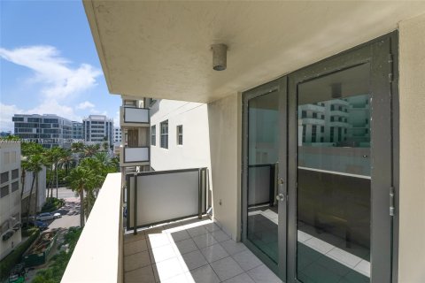 Condo in Miami Beach, Florida, 1 bedroom  № 1405852 - photo 28