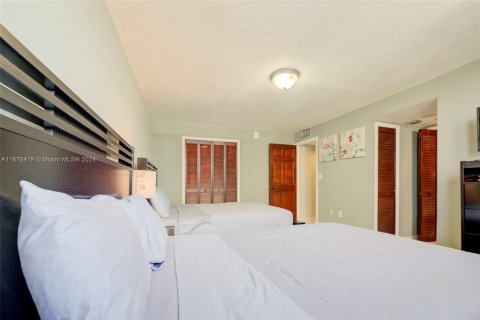 Condo in Miami Beach, Florida, 1 bedroom  № 1405852 - photo 20