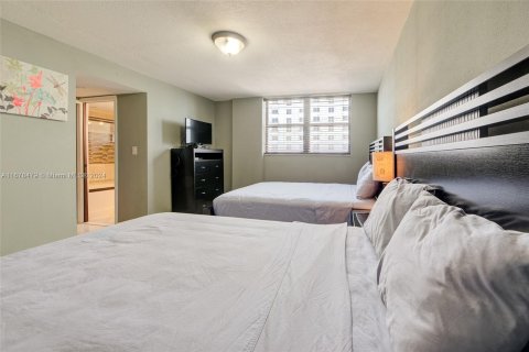 Condo in Miami Beach, Florida, 1 bedroom  № 1405852 - photo 19