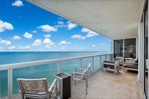 Copropriété à vendre à Hallandale Beach, Floride: 3 chambres, 193.05 m2 № 1209847 - photo 15