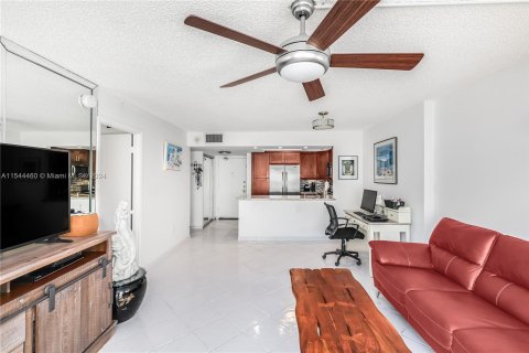 Condominio en venta en Miami Beach, Florida, 1 dormitorio, 61.22 m2 № 1046892 - foto 8