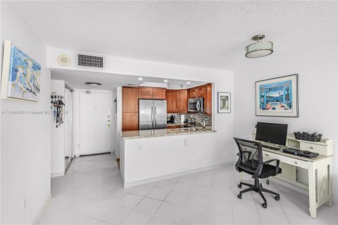 Condominio en venta en Miami Beach, Florida, 1 dormitorio, 61.22 m2 № 1046892 - foto 5