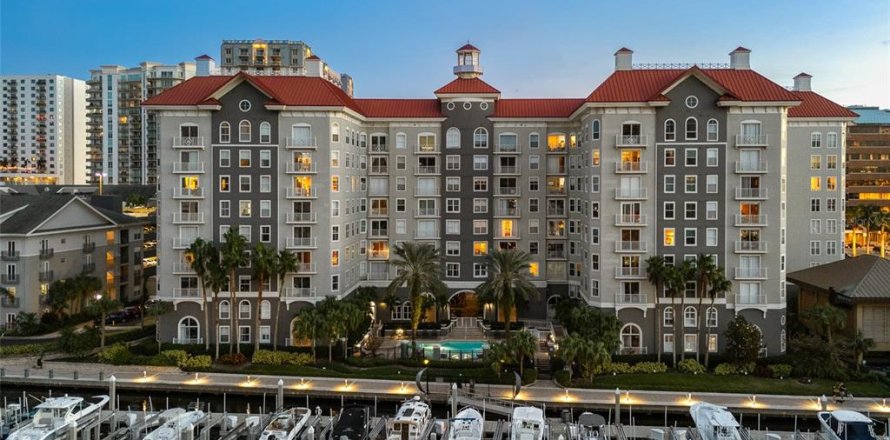 Condo in Tampa, Florida, 2 bedrooms  № 1440827