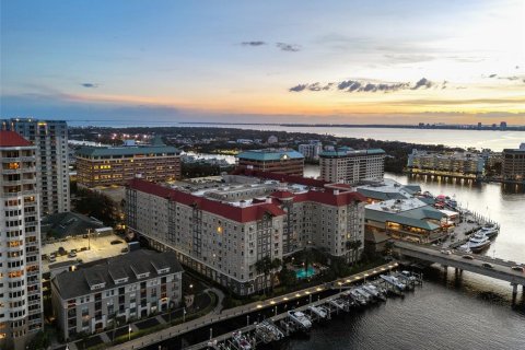 Condo in Tampa, Florida, 2 bedrooms  № 1440827 - photo 2