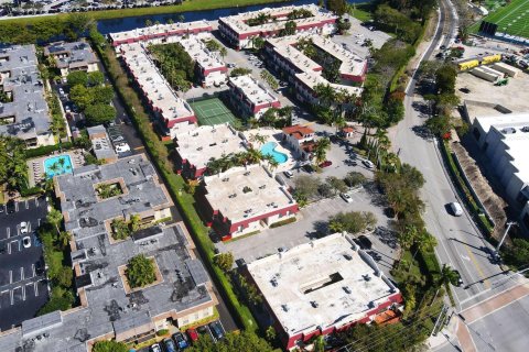 Condominio en venta en Pinecrest, Florida, 2 dormitorios, 89.19 m2 № 1024450 - foto 6