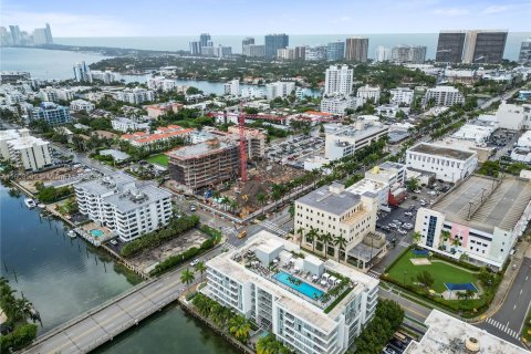 Condo in Bay Harbor Islands, Florida, 2 bedrooms  № 1241960 - photo 29