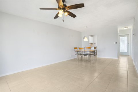 Copropriété à vendre à Pompano Beach, Floride: 2 chambres, 70.61 m2 № 1065823 - photo 20