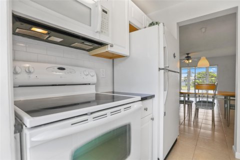 Copropriété à vendre à Pompano Beach, Floride: 2 chambres, 70.61 m2 № 1065823 - photo 24