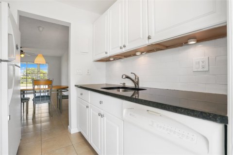 Condo in Pompano Beach, Florida, 2 bedrooms  № 1065823 - photo 26