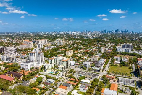 Condo in Coral Gables, Florida, 2 bedrooms  № 1076459 - photo 2