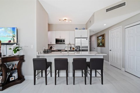 Condo in Coral Gables, Florida, 2 bedrooms  № 1076459 - photo 15