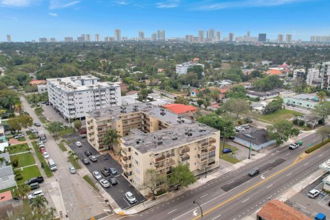 Condo in Hollywood, Florida, 2 bedrooms  № 1054816 - photo 10