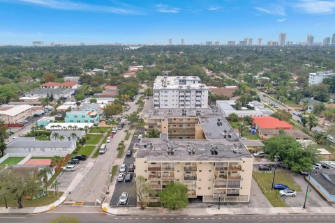 Condo in Hollywood, Florida, 2 bedrooms  № 1054816 - photo 9