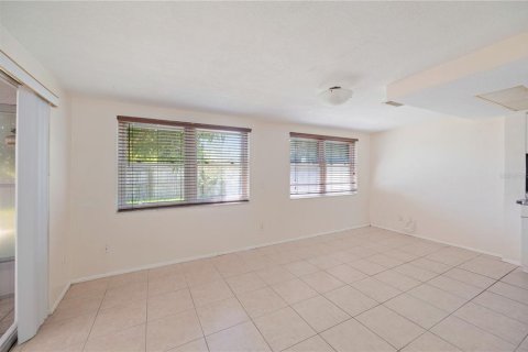 Villa ou maison à vendre à Port Richey, Floride: 2 chambres, 115.01 m2 № 1244999 - photo 19