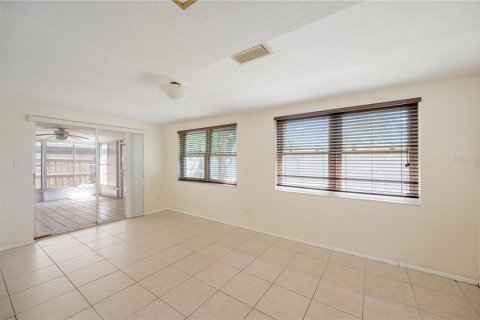 Villa ou maison à vendre à Port Richey, Floride: 2 chambres, 115.01 m2 № 1244999 - photo 18