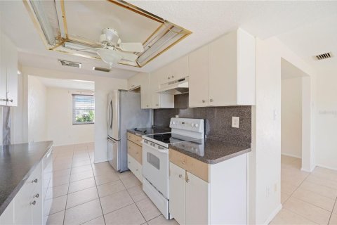 Villa ou maison à vendre à Port Richey, Floride: 2 chambres, 115.01 m2 № 1244999 - photo 17