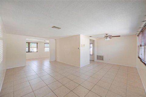 Villa ou maison à vendre à Port Richey, Floride: 2 chambres, 115.01 m2 № 1244999 - photo 7