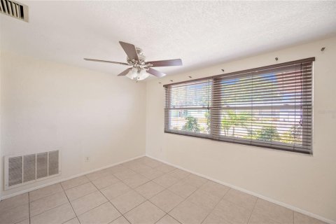 Casa en venta en Port Richey, Florida, 2 dormitorios, 115.01 m2 № 1244999 - foto 12