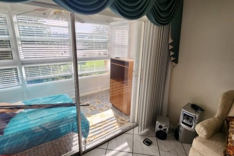 Copropriété à louer à Lauderdale Lakes, Floride: 1 chambre, 71.35 m2 № 1348048 - photo 10