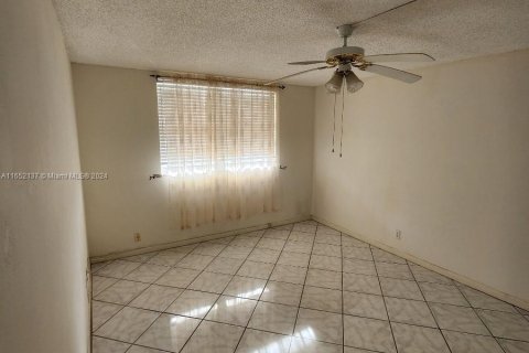 Copropriété à louer à Lauderdale Lakes, Floride: 1 chambre, 71.35 m2 № 1348048 - photo 8