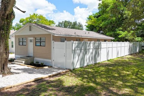 House in Palmetto, Florida 3 bedrooms, 107.02 sq.m. № 1342896 - photo 23