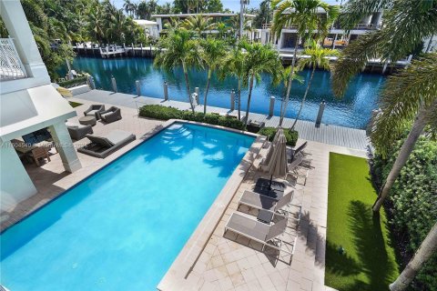 Villa ou maison à vendre à Fort Lauderdale, Floride: 7 chambres, 511.89 m2 № 1225401 - photo 23