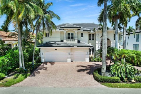 Villa ou maison à vendre à Fort Lauderdale, Floride: 7 chambres, 511.89 m2 № 1225401 - photo 1