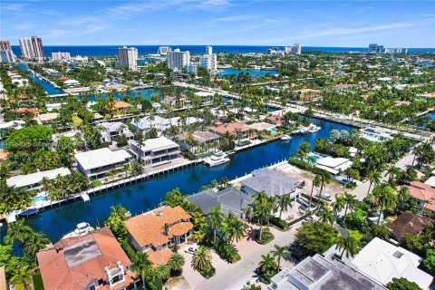 House in Fort Lauderdale, Florida 7 bedrooms, 511.89 sq.m. № 1225401 - photo 10