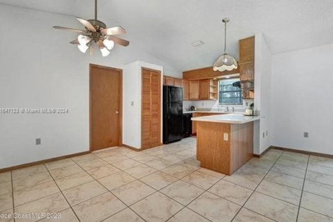 Casa en venta en Palm Bay, Florida, 3 dormitorios № 1329849 - foto 11