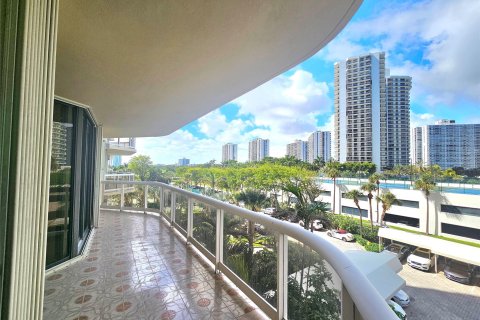 Copropriété à vendre à Aventura, Floride: 2 chambres, 150.69 m2 № 1072407 - photo 5