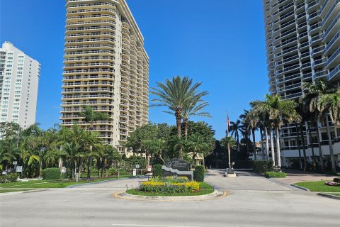 Condominio en venta en Aventura, Florida, 2 dormitorios, 150.69 m2 № 1072407 - foto 24