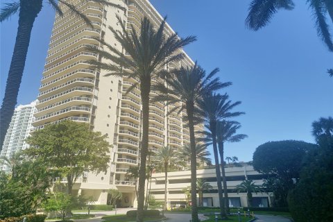 Condo in Aventura, Florida, 2 bedrooms  № 1072407 - photo 22