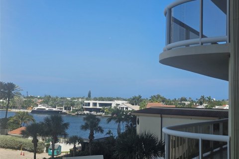 Copropriété à vendre à Aventura, Floride: 2 chambres, 150.69 m2 № 1072407 - photo 1