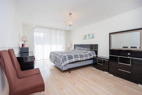 Copropriété à vendre à Hallandale Beach, Floride: 1 chambre, 76.18 m2 № 1242326 - photo 19