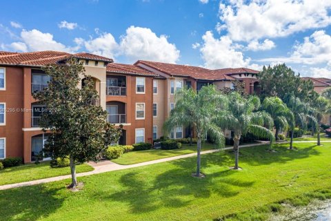 Condominio en venta en Orlando, Florida, 1 dormitorio, 74.23 m2 № 1050645 - foto 2