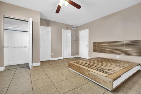 Copropriété à vendre à Miami, Floride: 1 chambre, 55.56 m2 № 1352010 - photo 12