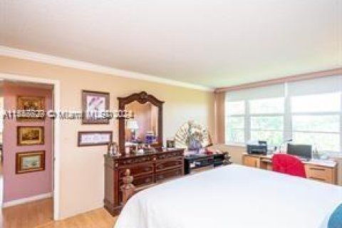 Condominio en venta en Pembroke Pines, Florida, 2 dormitorios, 104.05 m2 № 1058451 - foto 15